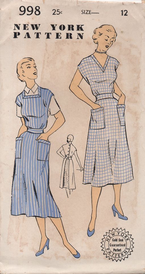 1950's New York Full Apron with Two Necklines, Pockets and Button Back - Bust 30