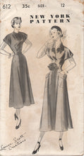 1950's New York by Louise Scott One Piece Dress with Large Collar and Pockets - Bust 30" - UC/FF - No. 612