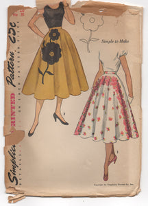 1950's Simplicity Full Circle Skirt with Flower Transfer - Waist 26" - No. 3560