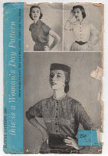 1950's Women's Day Blouse with 3/4 Raglan Sleeves and Three Collar Styles - Bust 34" - No.5001