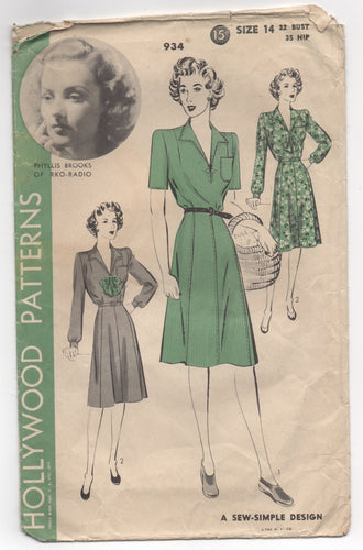1940's Hollywood Sew-Simple Day Dress with Bow Detail and Pocket - Bust 32