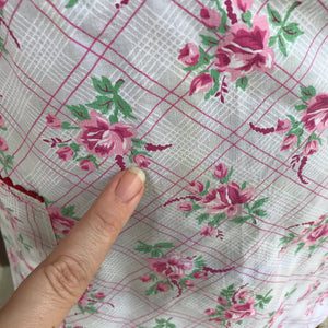 1950’s Pink Floral apron with pocket - Half Apron - Cotton