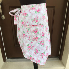 1950’s Pink Floral apron with pocket - Half Apron - Cotton