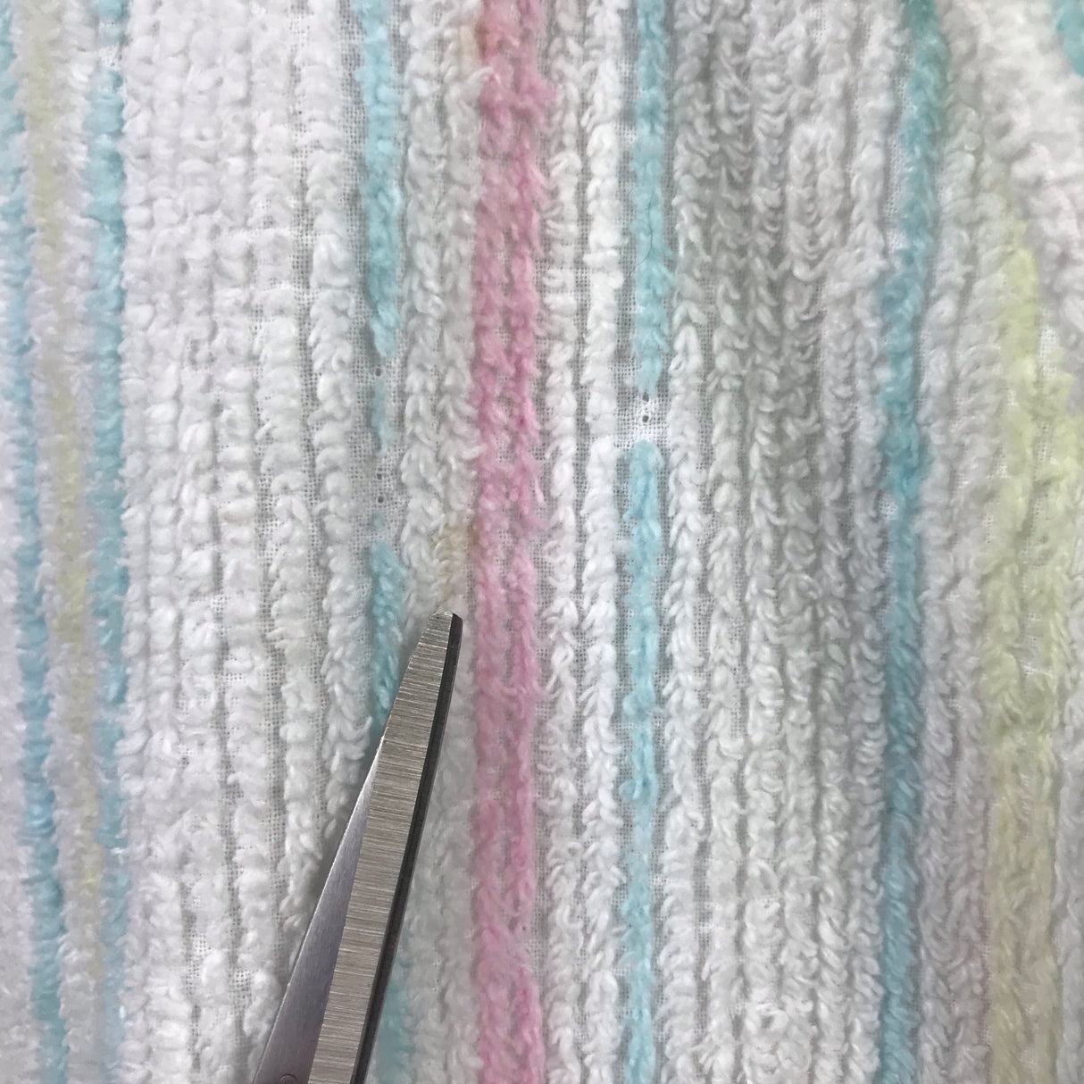 1980’s Gloria Vanderbilt Pastel Stripe Chenille Robe Robe - M